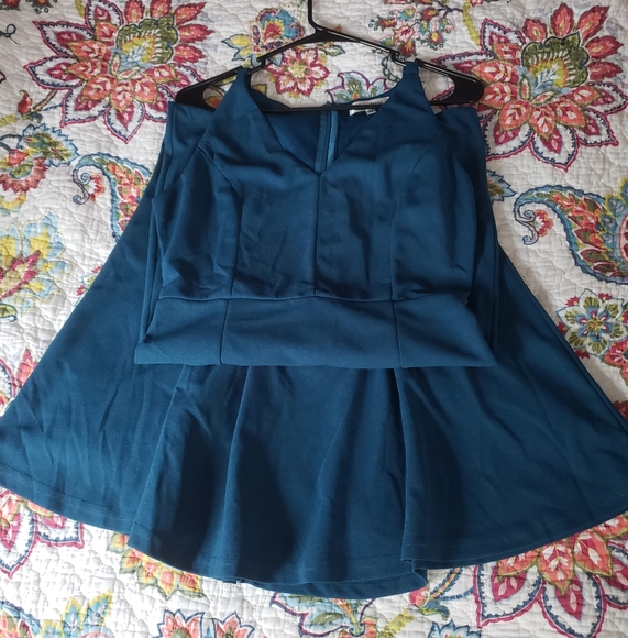 Mermaid Flare Fitted V-neck Maxi Dress In Teal Size M Manydress - Picture 5 of 6